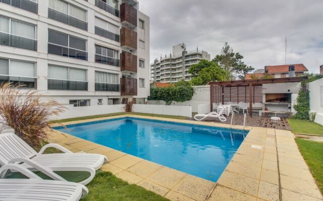 Apartamento con piscina compartida The Point I