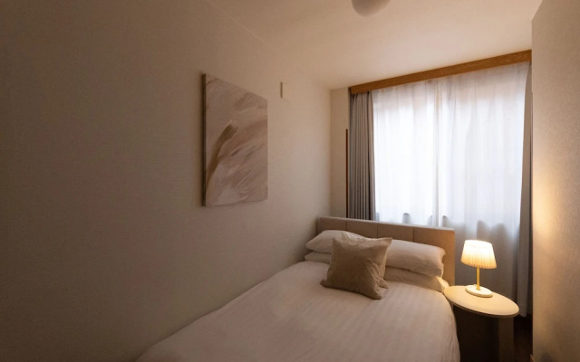 Tsutenkaku Royal House