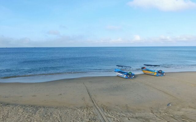 Roshanne Beach Resort