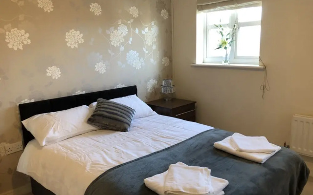 Ebbsfleet/bluewater River View Apartment