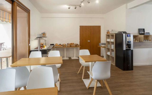 Sure Hotel by Best Western Saintes