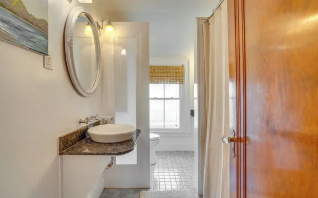 Charming Louisville Retreat w/ Patio & Fireplace!