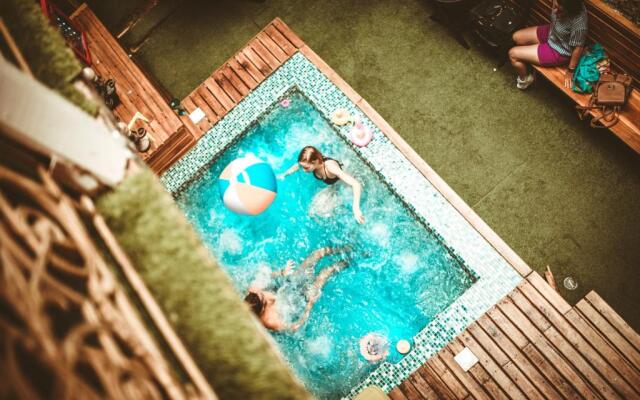 The Clock Hostel And Suites