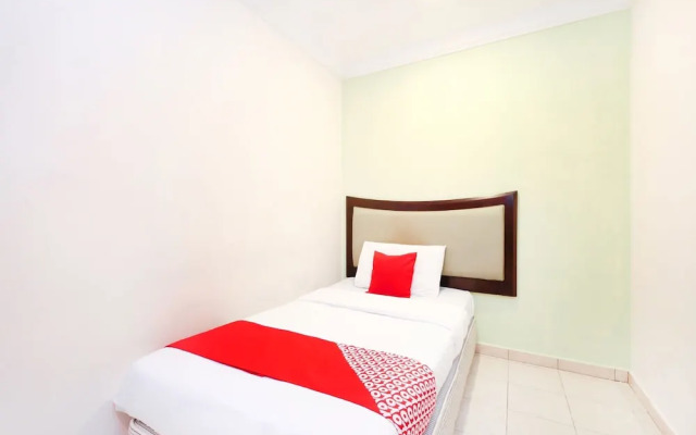 OYO 775 Hotel Sahara Inn
