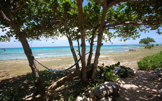 Mai Tai Villa, 4BR by Jamaican Treasures