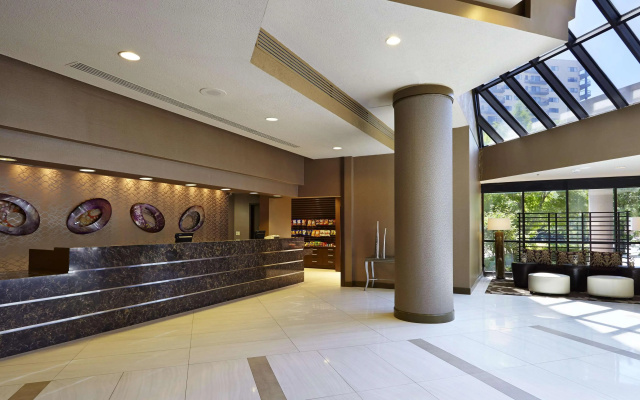 Embassy Suites by Hilton Crystal City National Airport