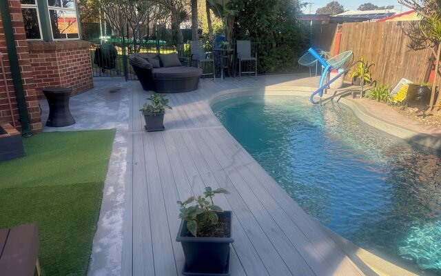 Lakeside Manor 2 Private Bedrooms with amenities