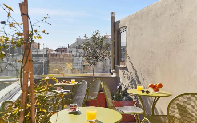 Old Athens style 1bdr with Acropolis view rooftop!