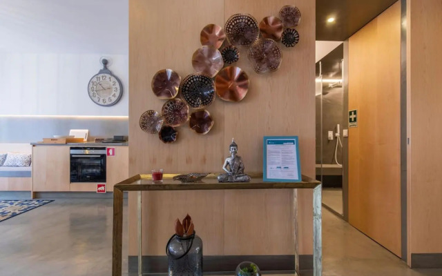 Lovelystay - Sunshine Residence in the Heart of Graça