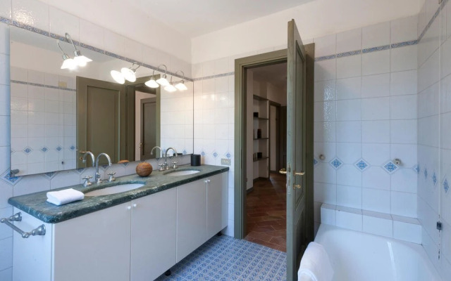 Stunning Apartment in Pesaro With Wifi and 6 Bedrooms