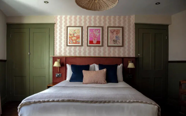 Round House Apartments