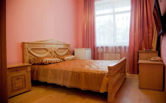 Paradise Hotel