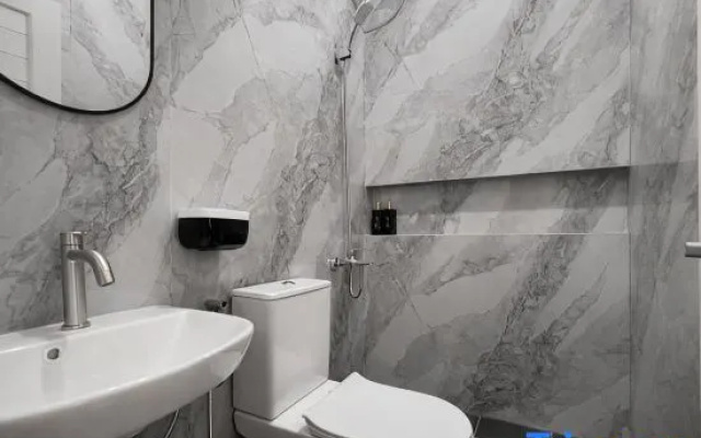 RedDoorz @ Mouza Guest House Antapani Arcamanik Bandung – Bathroom – Bandung