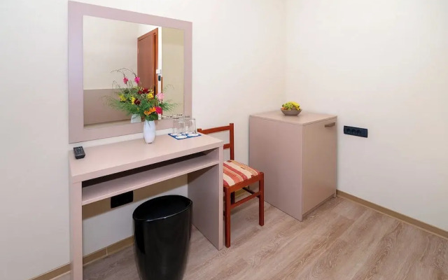 Hotel Dobrovit