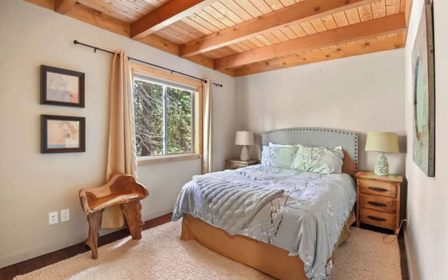 Luxury Tahoe Chalet Minutes to Dining