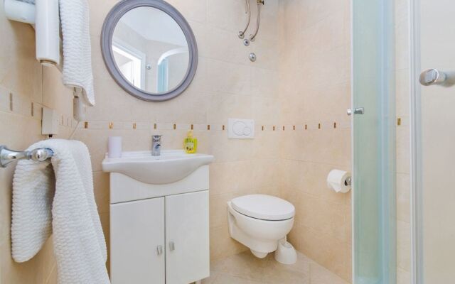 Steps Old Town Apartments by Irundo