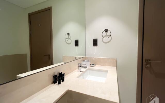 Stunning Apt with Breathtaking Views Downtown