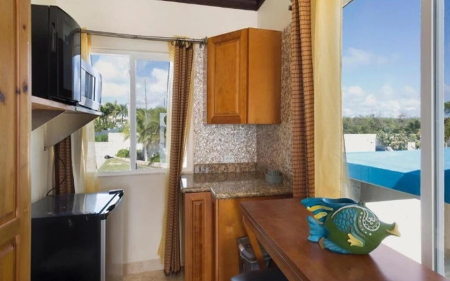 Sunny Vacation Villa 96