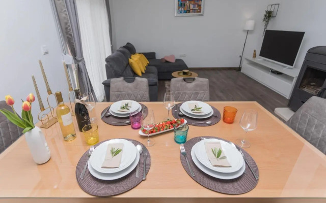 Bloom Apartment