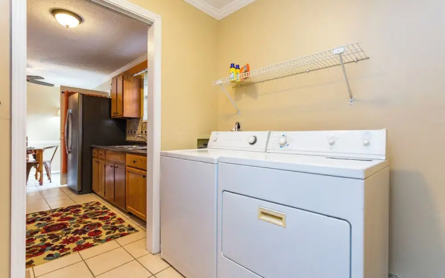 Charming Nashville Home Near Restaurants & Bars!
