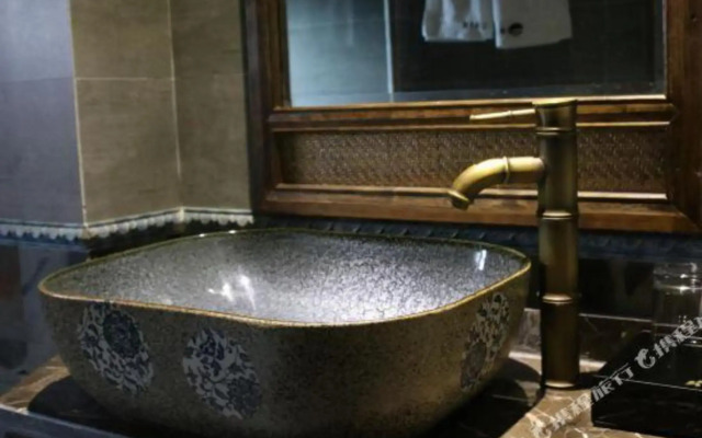 Suiyuetan Inn (Shexian Ancient City)