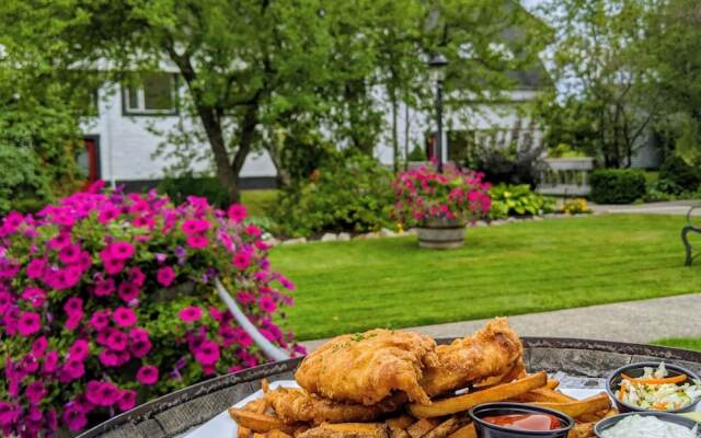 Glenora Inn & Distillery