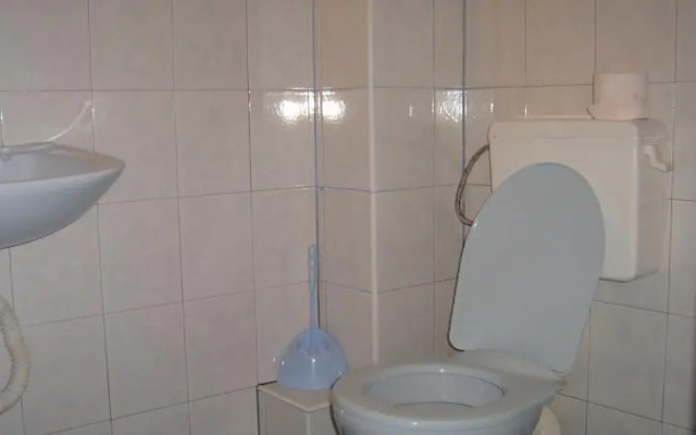 Summer SZ Guest House