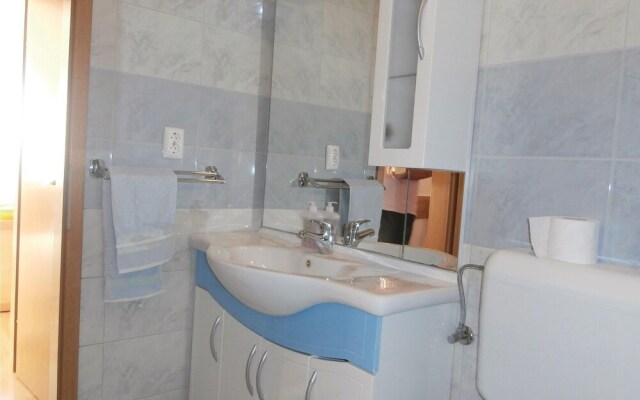 Amazing Home in Podstrana With Wifi and 2 Bedrooms