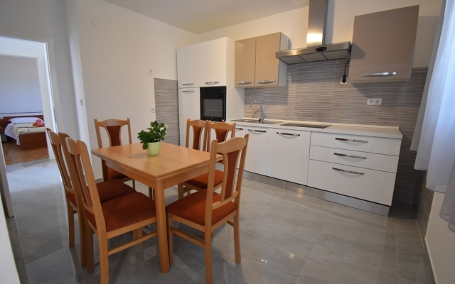 Holiday house Branka - 80 m from beach: Vir, Zadar riviera