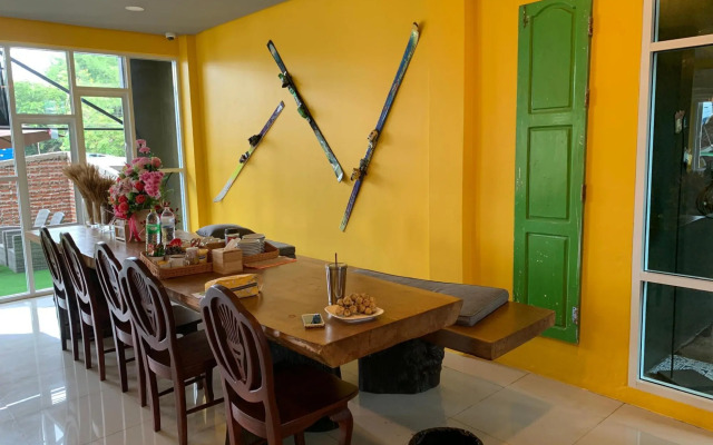 the corn resident maesot