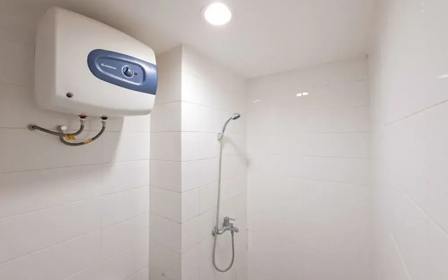 Basic Studio Room Apartment At Tuscany Residence