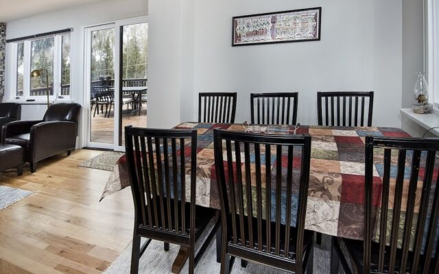 4112 Spruce Way 2 Bedroom Condo by RedAwning