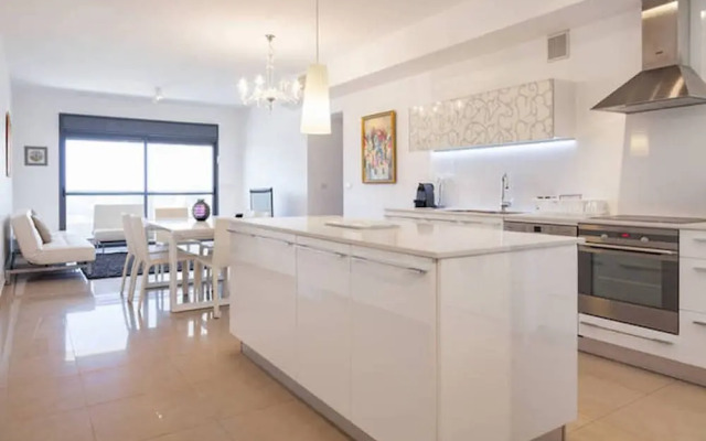 Netanya Family Apt & Balcony by FeelHome