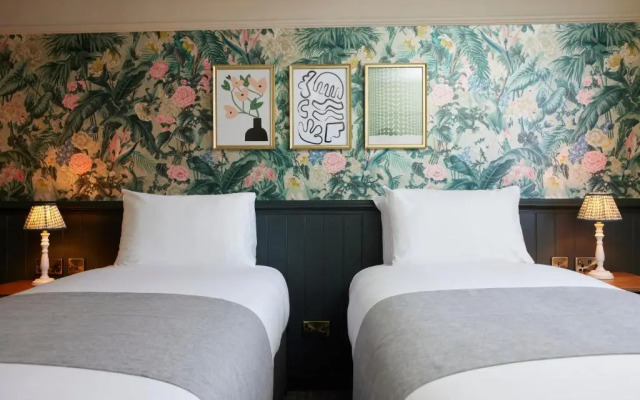 The White Hart Hotel by Greene King Inns