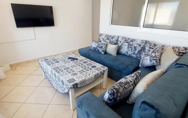 Piso céntrico y a pie de playa.