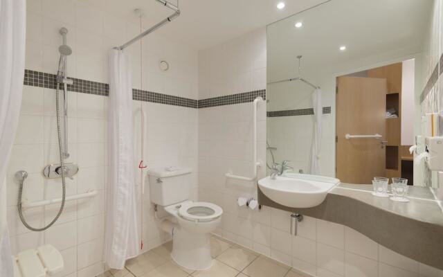 Ramada Wakefield