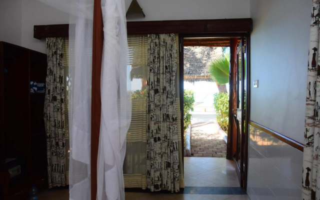 Mnarani Beach Cottages