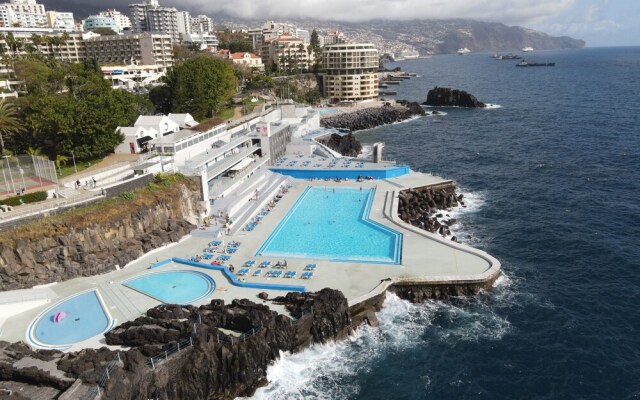 Sea and Sun 4 You - Choupana House + Studio