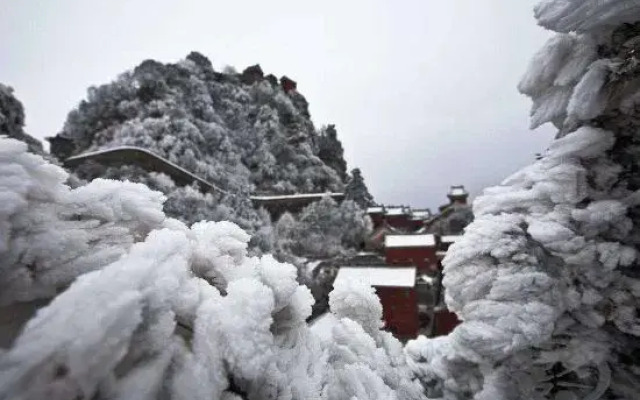 Wudang Mountain Longyuange Hotel