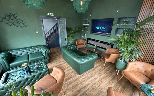 Hotel Neon
