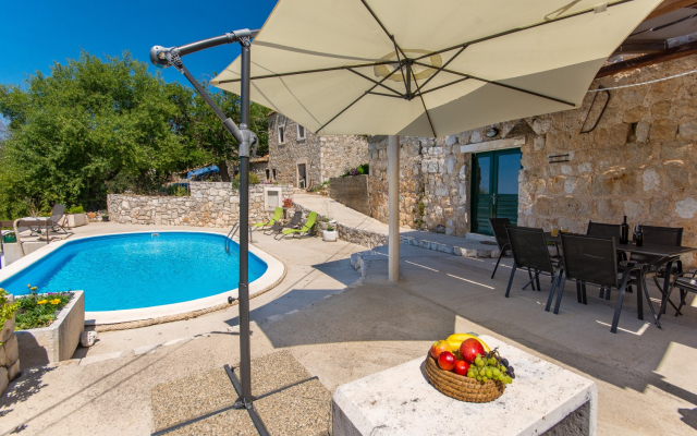 Holiday house Stone - pool house: Babino Polje, Island Mljet