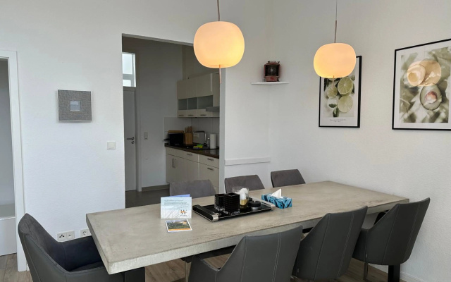 WoogeElisa - Ehrwürdige Dorfvilla in Strandnähe