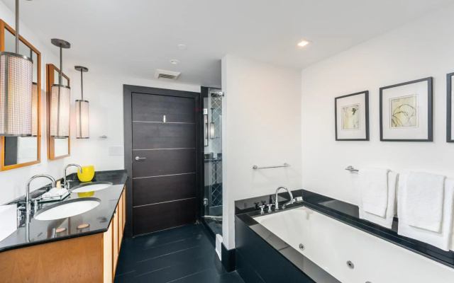 Oceanview Private Condo at The Setai -1901N2