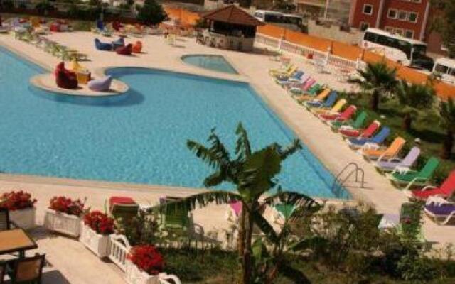 Club Golden Lady Hotel