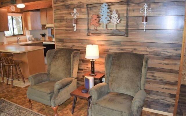 Papa`s Packwood Cabin