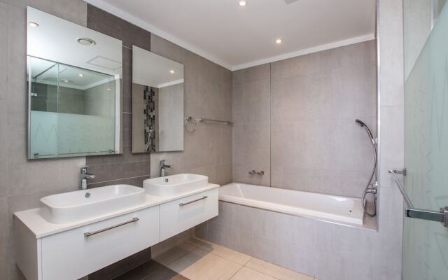 Sandton Smart Apartment Eleven