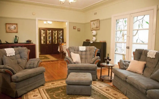 Rosella Cottage