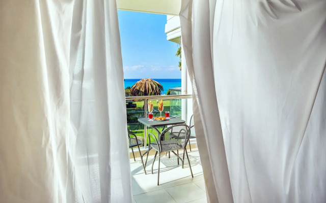 Elinotel Apolamare Hotel