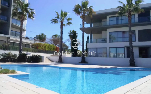 Cavalo Preto Luxury Beach Apartment by Golden Zenith