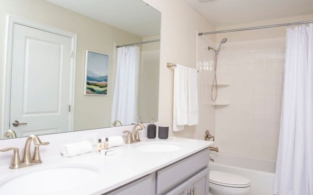 4577 Stunning 7BD Home